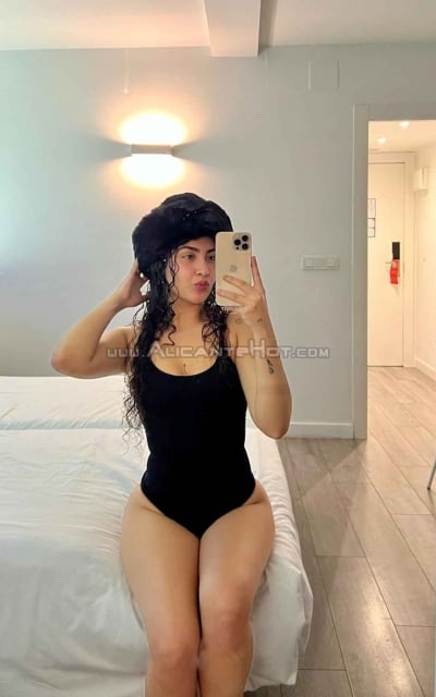 Camila 662458113
