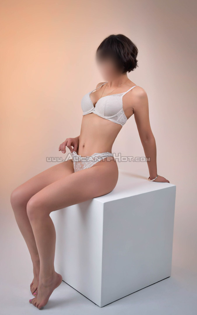 Julia L. - 622300918 - Citas en Benidorm, Alicante - alicantehot.com