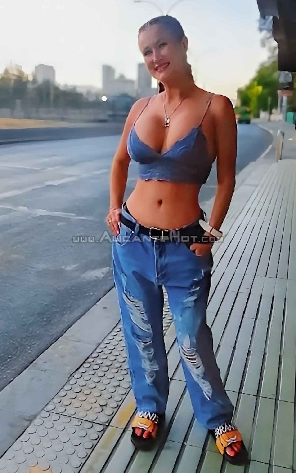 Abril - 652441500 - Citas en Benidorm, Alicante - alicantehot.com